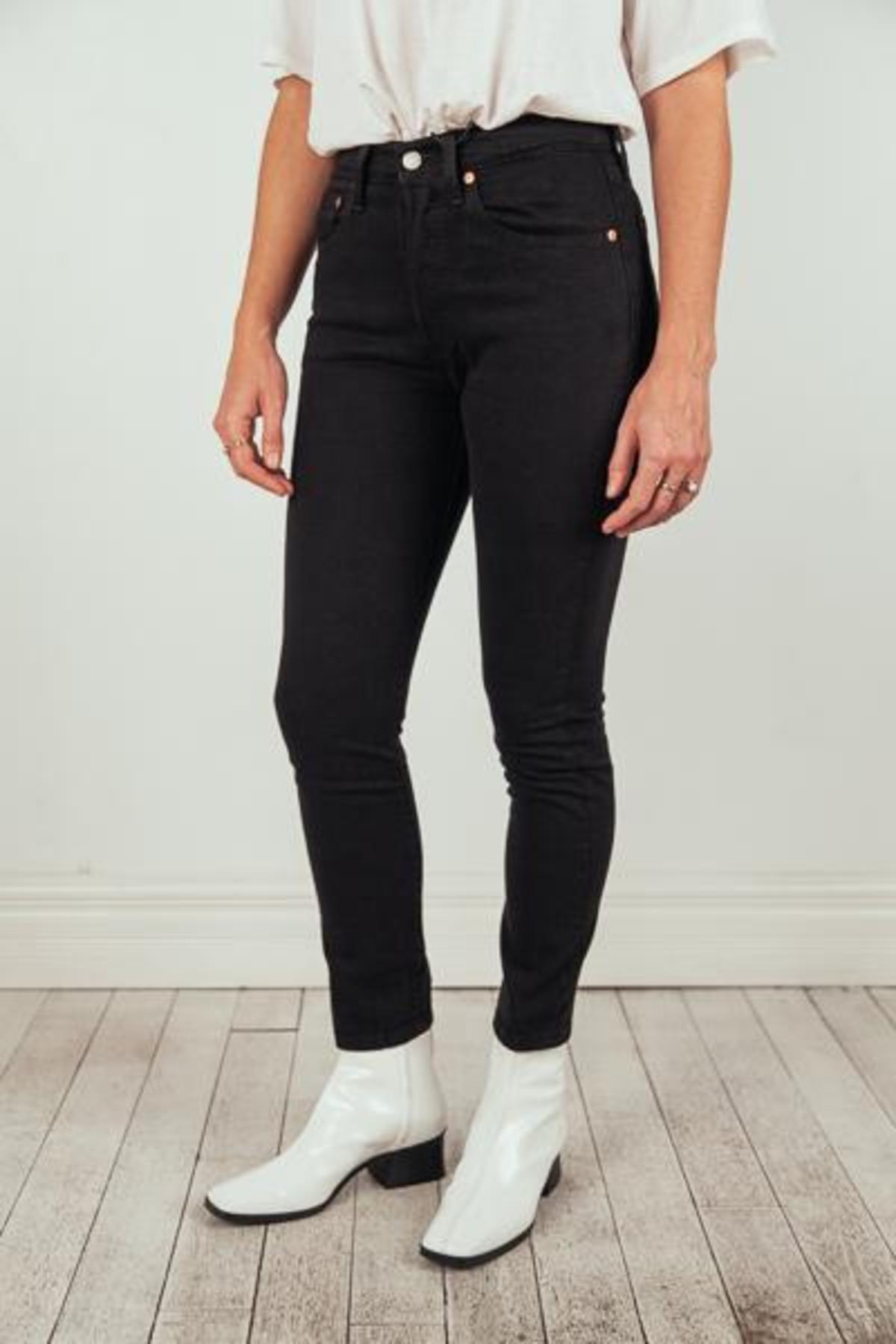 501 Woman's Black Skinny Jeans