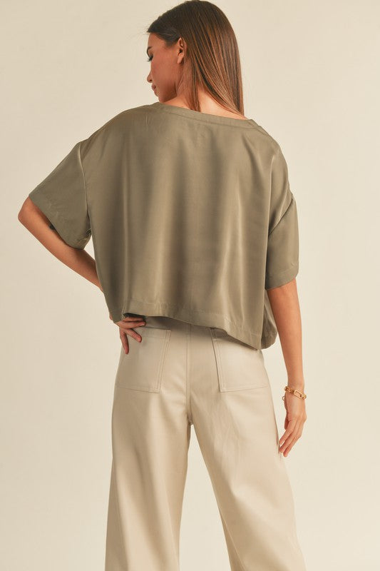 DRESSY ROUND NECK SHORT SLEEVE TOP