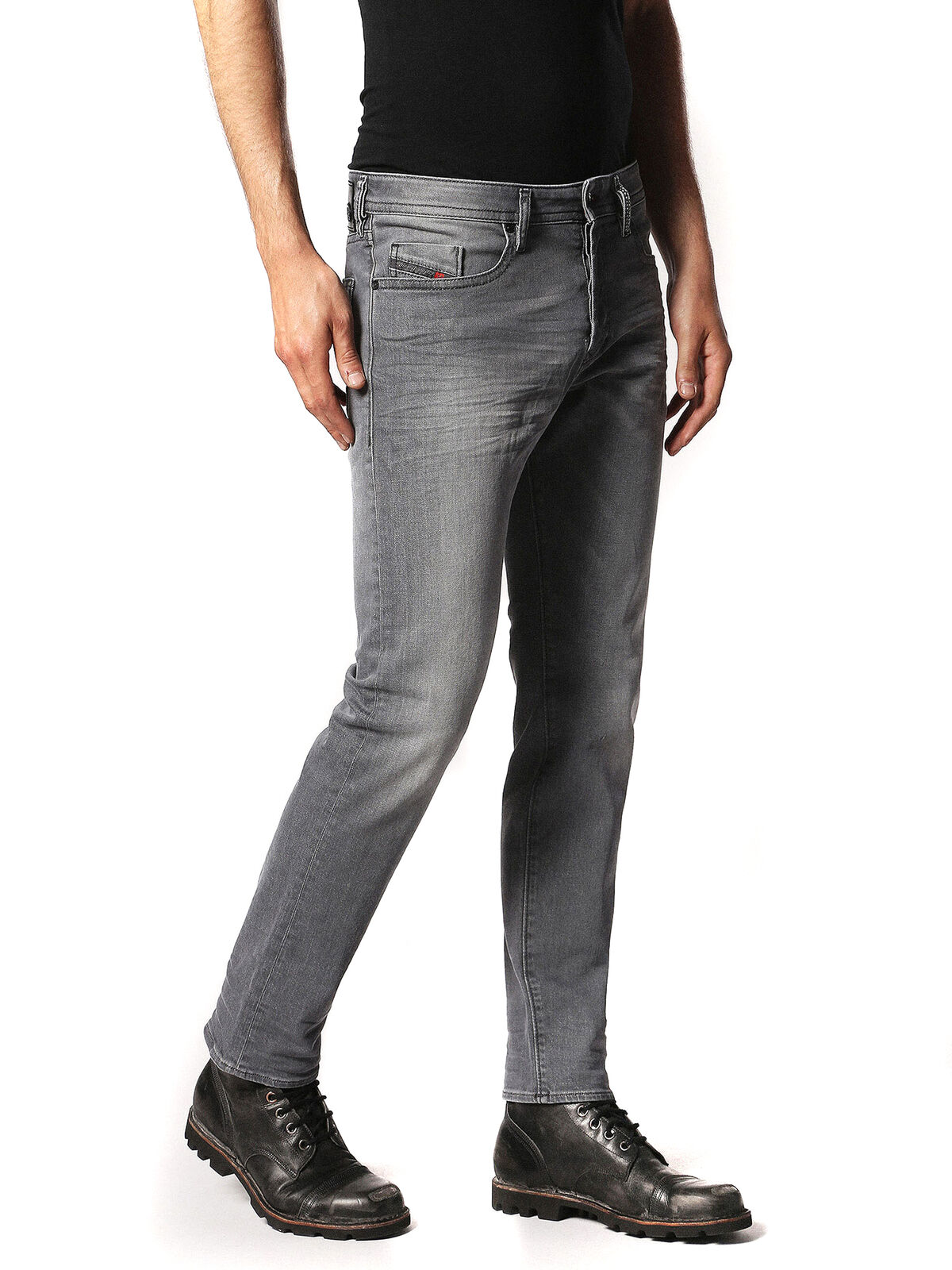 Buster Slim Tapered 084HP Jeans
