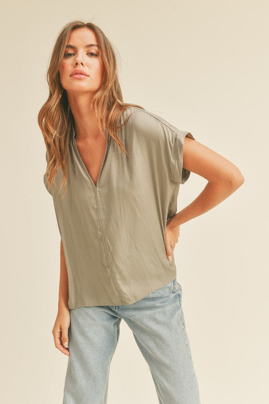 V-NECK SHORT SLEEVE BLOUSE