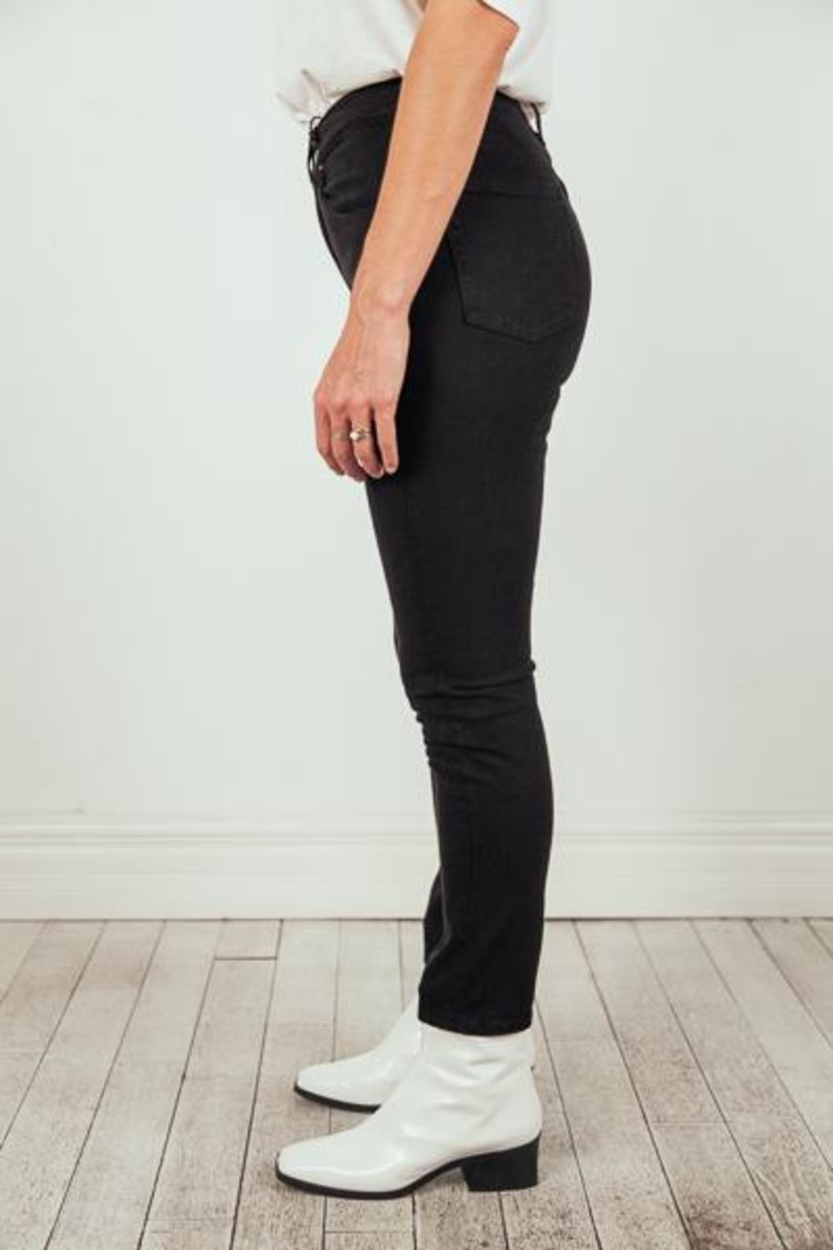 501 Woman's Black Skinny Jeans